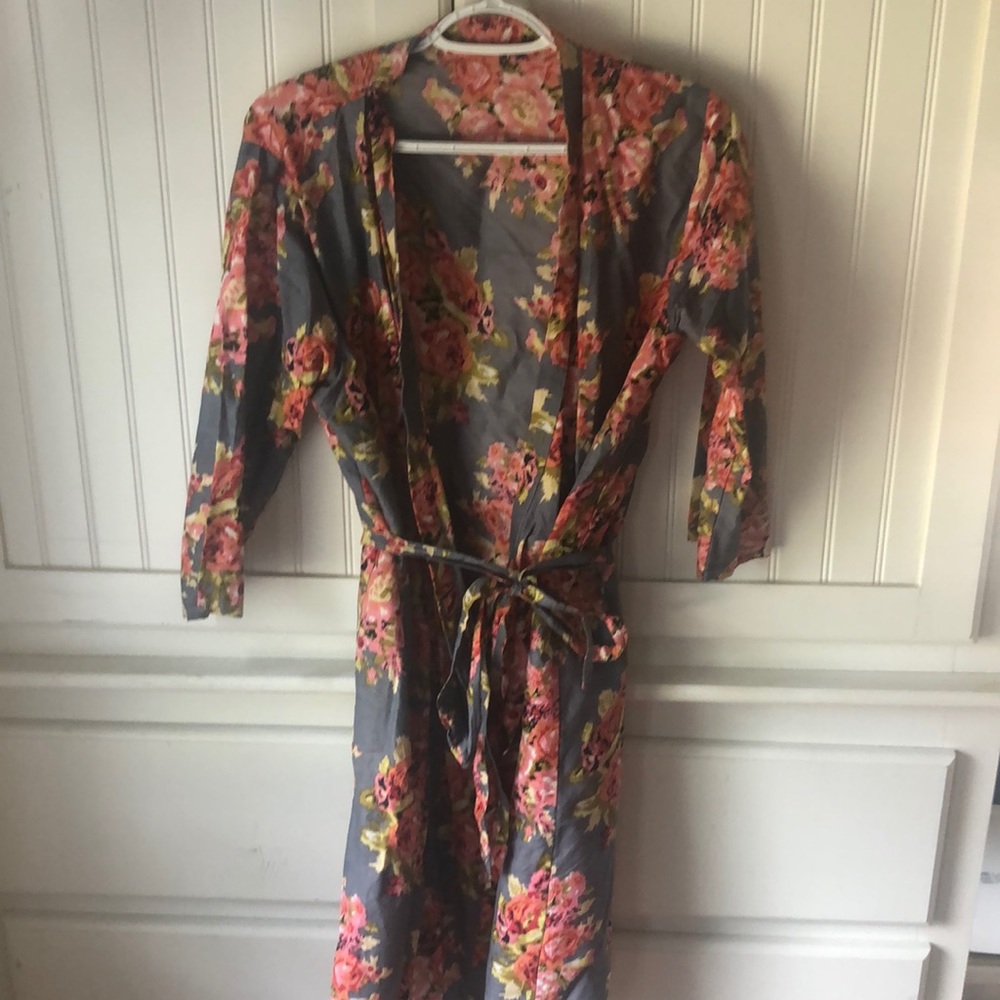 One size floral robe